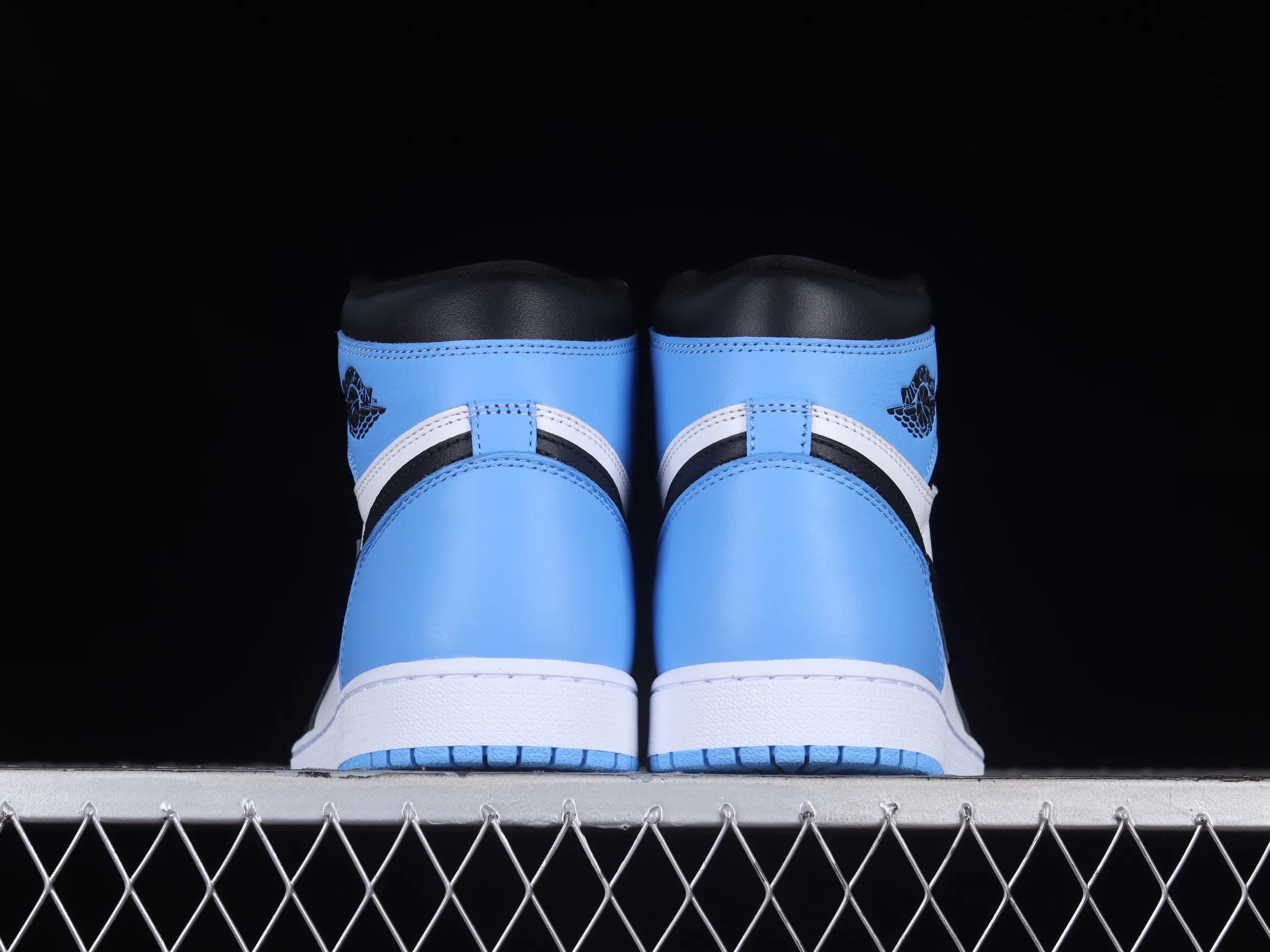 All categories Air Jordan Jordan series basketball shoes Air Jordan 1 High pure original version Air Jordan 1 High OG "UNC Toe" AJ1 Joe 1 black and blue toe DZ5485-400